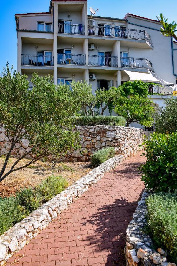 Apartments Pralija Mile ザボリッチ エクステリア 写真